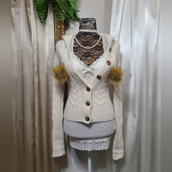 Abercrombie & Fitch Sweaters - ♡ Y2K ♡ Abercrombie Cream Wool & Rabbit Hair Babydoll Sweater Fur Pompoms